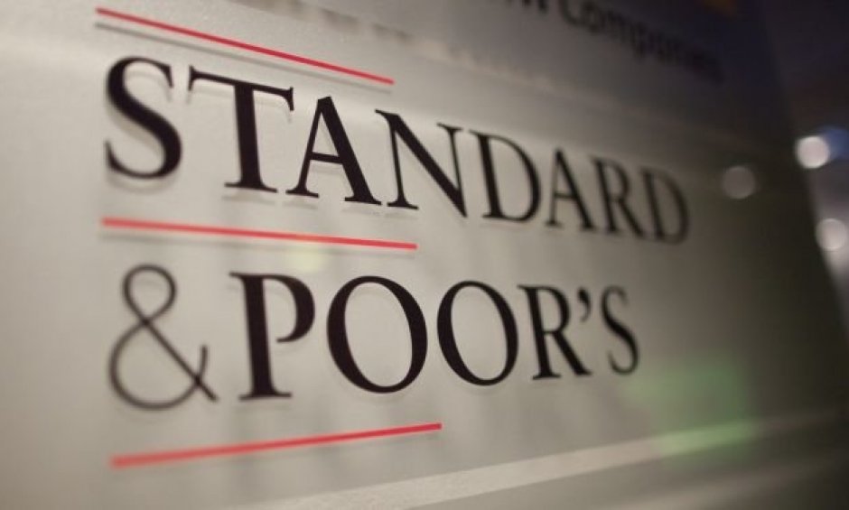 Η Standard & Poor's αναβάθμισε  4 ελληνικές τράπεζες