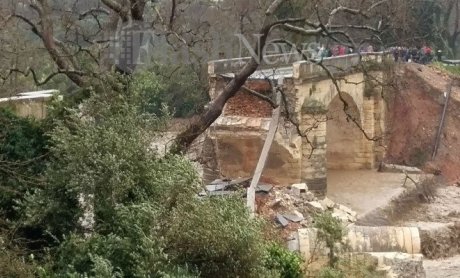 Χανιά: Κατέρρευσε η γέφυρα του Κερίτη - Video με τη συγκλονιστική στιγμή της κατάρρευσης