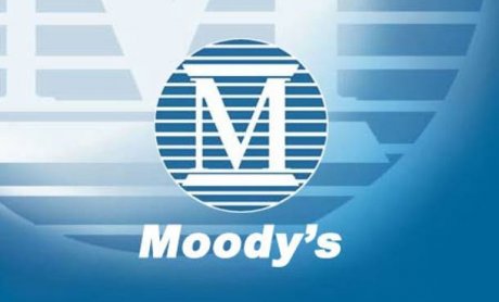 Απειλή για νέα υποβάθμιση από Moody’s