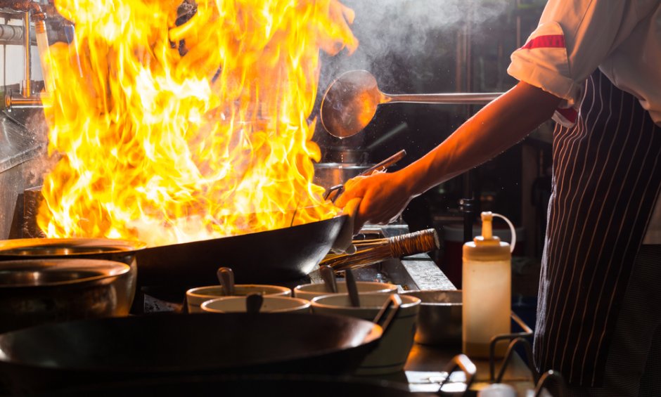 Έκρηξη σε εστιατόριο: Πώς αποζημιώνουν τα συμβόλαια επαγγελματικής περιουσίας;