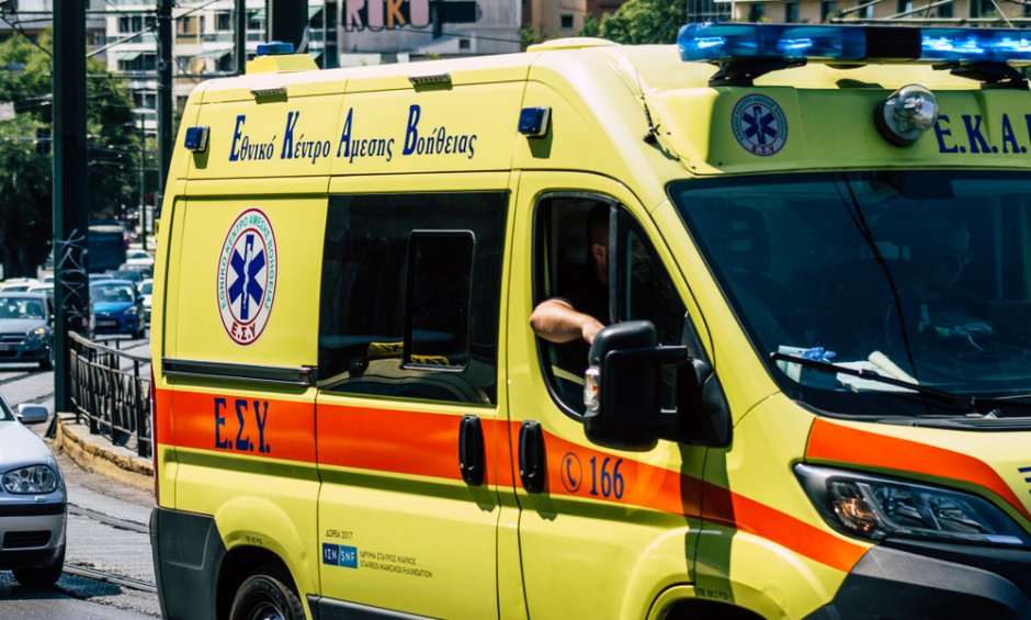 Το Υπουργείο Οικονομικών προμηθεύει το ΕΚΑΒ με 10 ασθενοφόρα