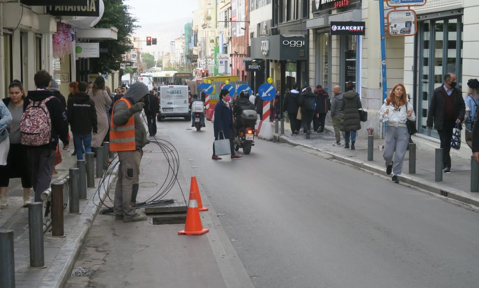 Αραρίσκοντας Ηλίας Προβόπουλος: Μια πόλη γεμάτη παγίδες (φωτογραφίες)