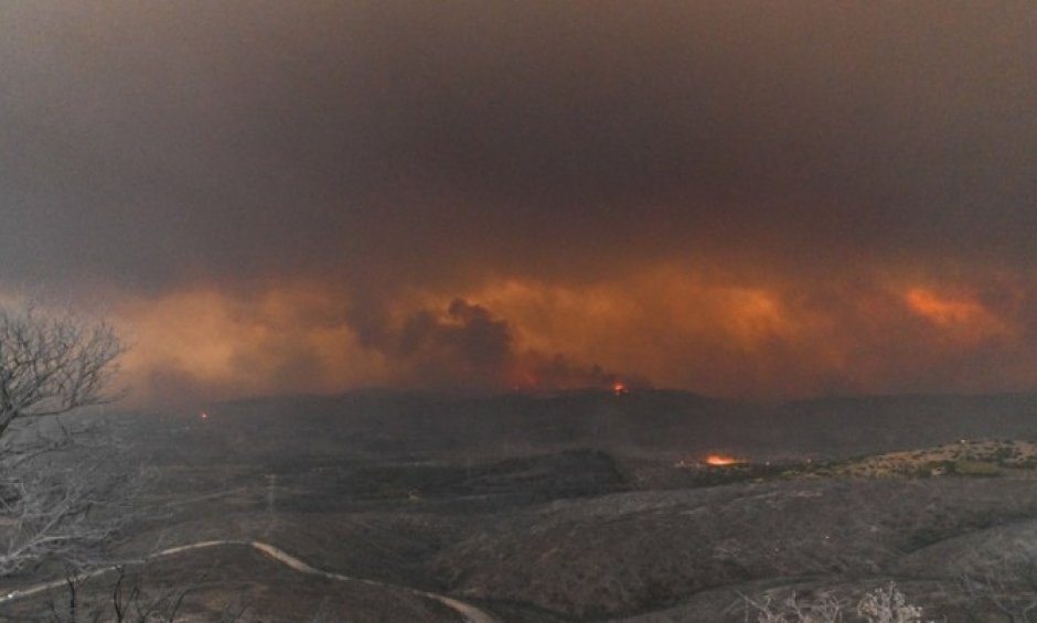 Μάχη με τις αναζωπυρώσεις στον Έβρο - Μικρές εστίες στην Πάρνηθα!