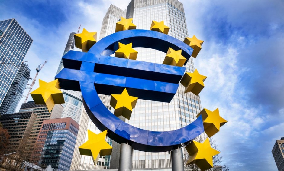 H «άμυνα» της Ελλάδος και της ΕΚΤ, οι καλοκαιρινές καταιγίδες, οι «καλαμοκαβαλάρηδες» και ο Έλληνας... Ζακ Σιράκ