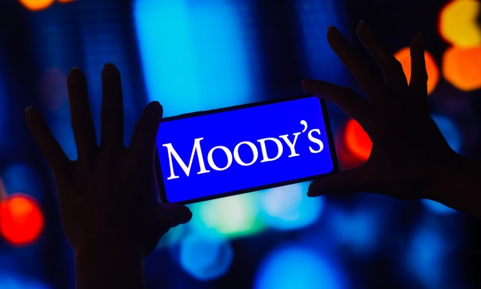 «Η ώρα» της Moody΄s, η ιστορική αλλαγή στην Αττική Οδό, τα υψηλά κέρδη της Ελλάκτωρ, το ιστορικό ρεκόρ της Lamda, το νέο ρεκόρ του χρυσού και η Οικονομική Ολυμπιάδα