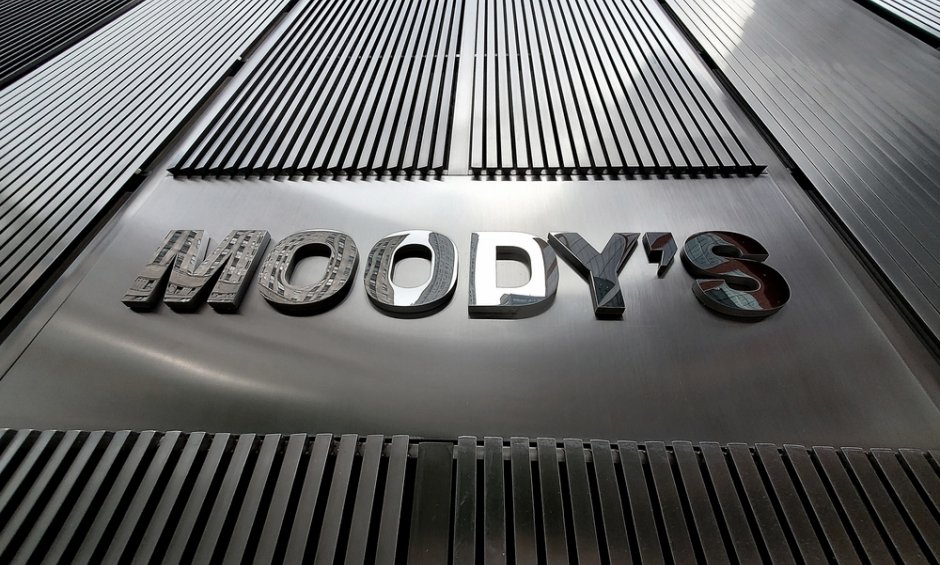 Ανάπτυξη έως του 2030 «βλέπει» η Moody’s, το πολιτικό μήνυμα Στουρνάρα, η νέα αποπληρωμή χρέους και η UBS «ψηφίζει» Ελλάδα