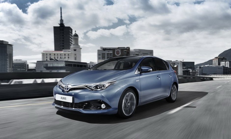 «Φρεσκαρίστηκε» το Toyota Auris