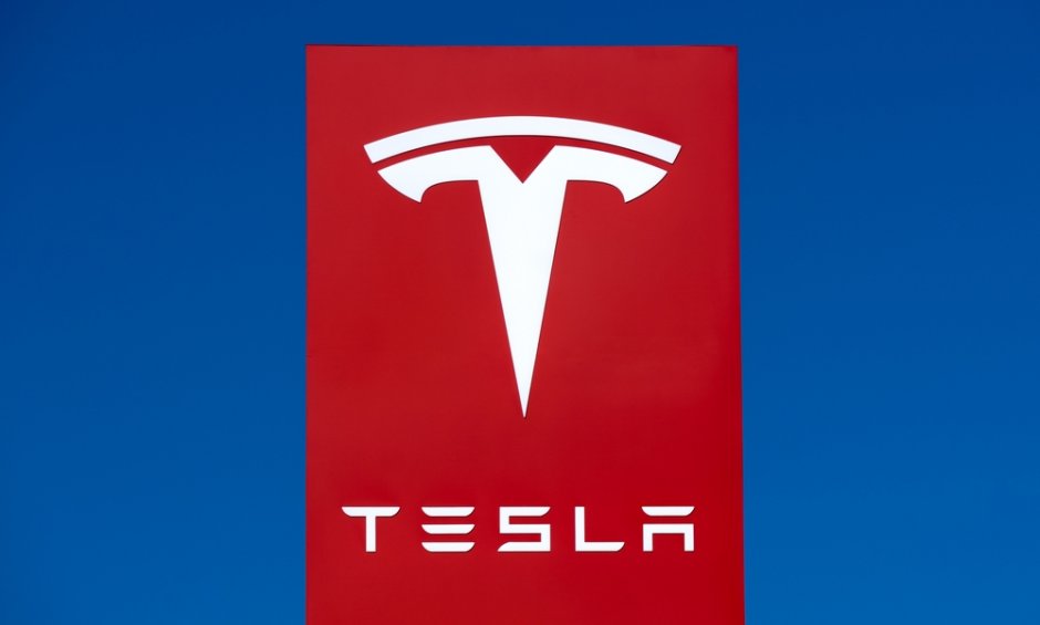 Ο Δημόκριτος καλωσορίζει την Tesla Greece στο Τεχνολογικό του Πάρκο