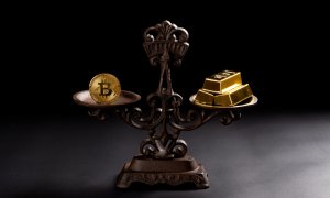 Το Bitcoin και χρυσός οι πιο κερδισμένοι της απόπειρας, η οικονομία ισχυρό "χαρτί" του Τραμπ, τα «όμορφα πράγματα» για τις τράπεζες, οι κινήσεις μείωσης των προμηθειών και το deal της Alpha στη Ρουμανία 