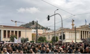 Σπύρος Καπράλος: Τίποτε λιγότερο....