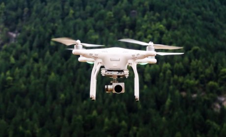 Νέους κανόνες για την ασφαλή λειτουργία των drones ενέκρινε η Ευρωπαϊκή Επιτροπή
