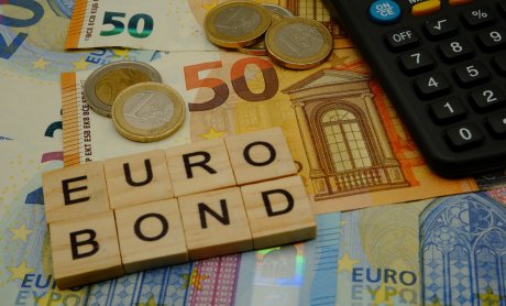 Απελεύθερος: Το Eurobond της ΔΕΗ και το clean up της Πειραιώς