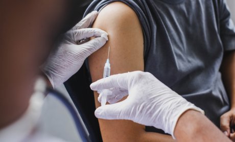 Ελληνική Πνευμονολογική Εταιρεία: Ποιοι πρέπει να προγραμματίσουν έγκαιρα τον αντιγριπικό εμβολιασμό!