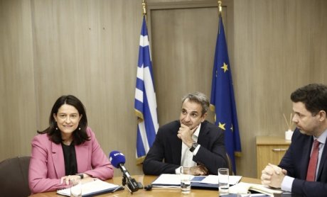 Κυριάκος Μητσοτάκης: Iσχύει η δέσμευση ο κατώτατος μισθός να φτάσει στα 950 ευρώ στο τέλος της τετραετίας!