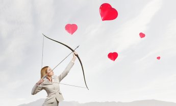 Τι πρέπει να κάνετε εάν σας χτυπήσουν απρόσμενα τα βέλη του Έρωτα κατευθείαν στην καρδιά;