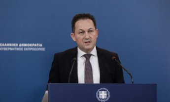 Δείτε ζωντανά την ενημέρωση των δημοσιογράφων από τον Στέλιο Πέτσα