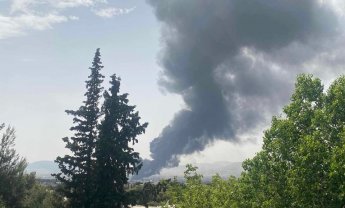Κηφισιά: Μεγάλη φωτιά μετά από έκρηξη σε εργοστάσιο, εστάλη μήνυμα 112