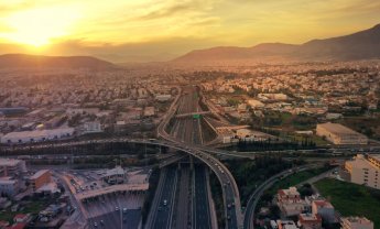 Aγοραστικό «σήμα» για τις τράπεζες, προς αλλαγή σελίδας η Αττική Οδός, το... απαράδεκτο spread και η αναβάθμιση της Titan