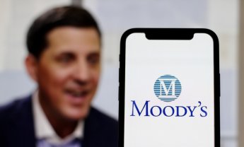 Η κρίσιμη ετυμηγορία της Moody’s, το Χ.Α κόντρα στις διεθνείς αγορές, οι προμήθειες των τραπεζών και προς νέο ρεκόρ το ΔΑΑ