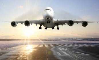 Έρευνα Allianz: Πιο λίγα και ακριβά αεροπορικά δυστυχήματα, νέοι κίνδυνοι στον ορίζοντα