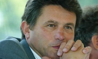 Αναβάλλεται η επίσκεψη του κ. Henri de Castries