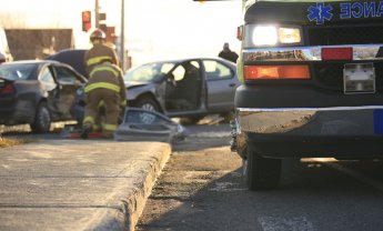 Πώς πρέπει να συμπεριφερθεί ένας οδηγός σε περίπτωση τροχαίου με σωματικές βλάβες;