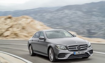 Η Mercedes-Benz κατακτά δύο φορές την πρώτη θέση!